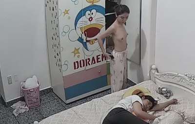 Camera Quay Lén Gái Mới Lớn Thay Đồ Vú Siêu Ngonn