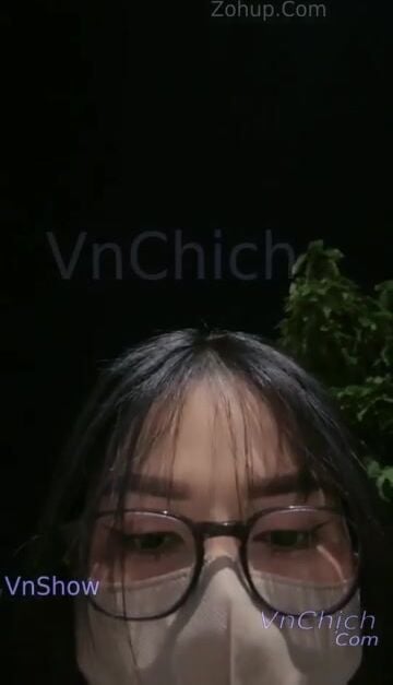 Cực phẩm đây em idol #MMLive gachich không mặc quần lót đi lang thang gạ chịch khắp n 2