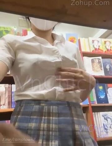 Nami 11 có sở thích public thủ dâm trong thư viện nhưng lại bị bảo vệ phát hiện