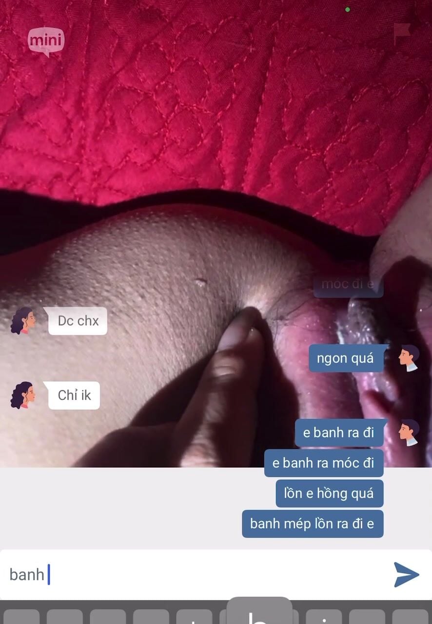 Em gái minichat show lồn
