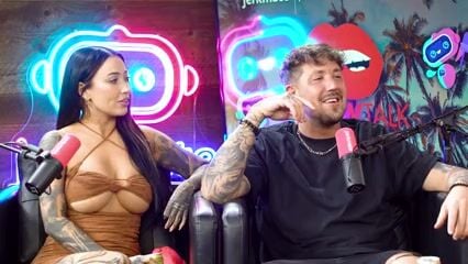 LILY PHILLIPS BAISE UNE PETITE PERSONNE EN DIRECT SUR PODCAST W _ WILLOW HARPER REGAR