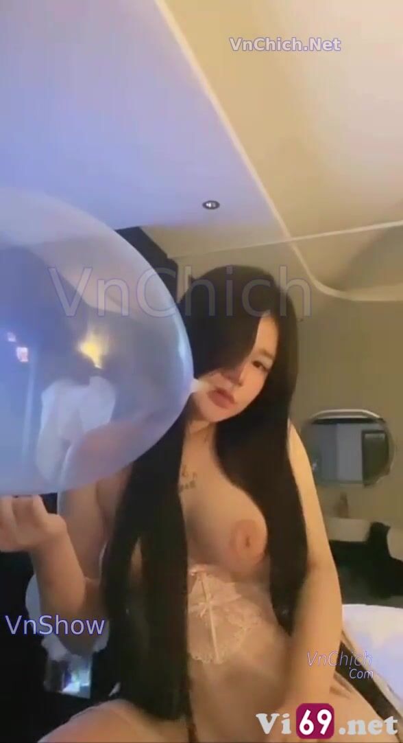 Em chubby vú to bướm múp khen em xinh là em làm tình mê mẩn luôn 2