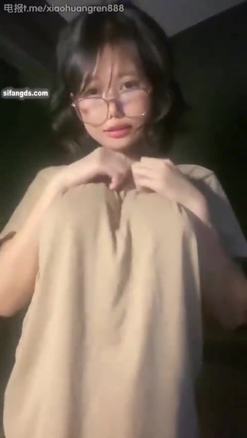 Nhất trend Tiktok, E học sinh Vạch Áo nhảy khiêu dâm móc lồn ngon vl