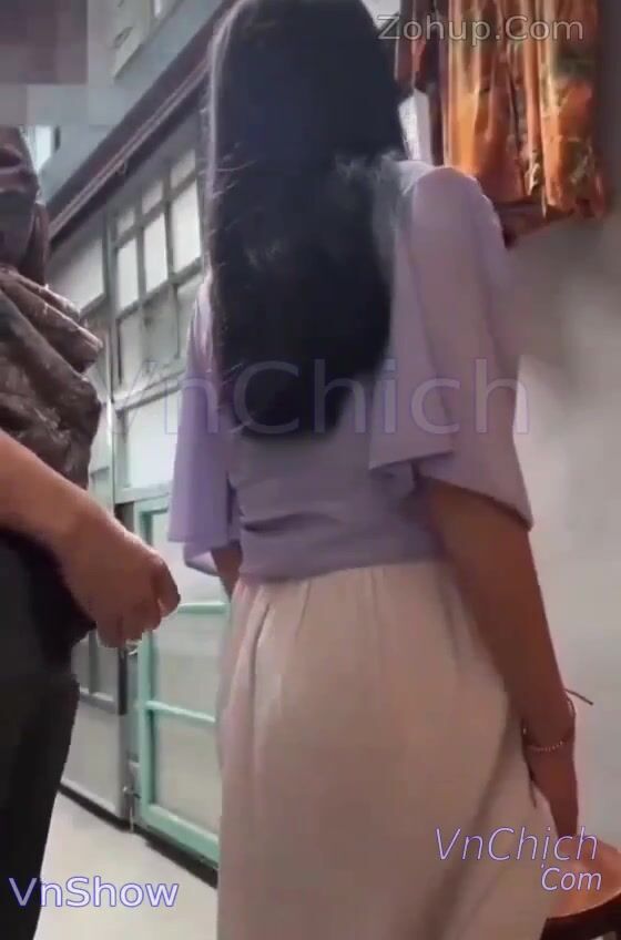 Khổ thân con bé tháng nào cũng phải cho ông chủ trọ địt để free tiền phòng