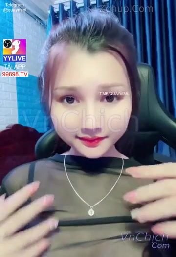 Em gái Việt #LamLucky #YYLive xinh đẹp livestream khoe thân show hàng lam only