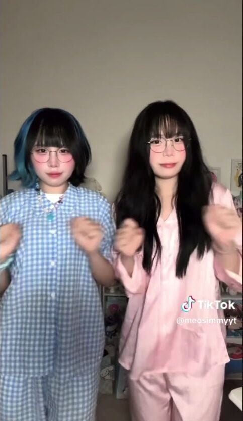 simmy & sammy nhảy cực dâm và múp 🥵🥵🥵