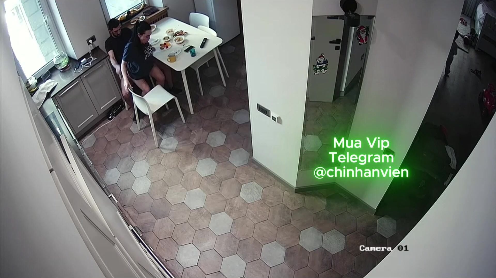 Hack camera Vợ chồng trốn con ra phòng bếp địt nhau cực nứng