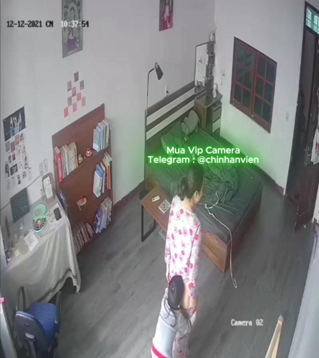 Hack Camera Mẹ Dâm Đãng Cho Con Ngửi Lồn