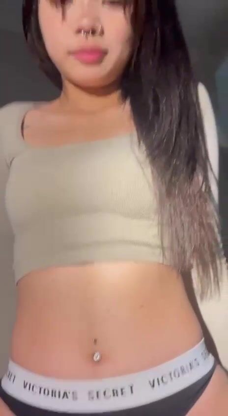 Đit em đào dâm trong bộ ren đỏ