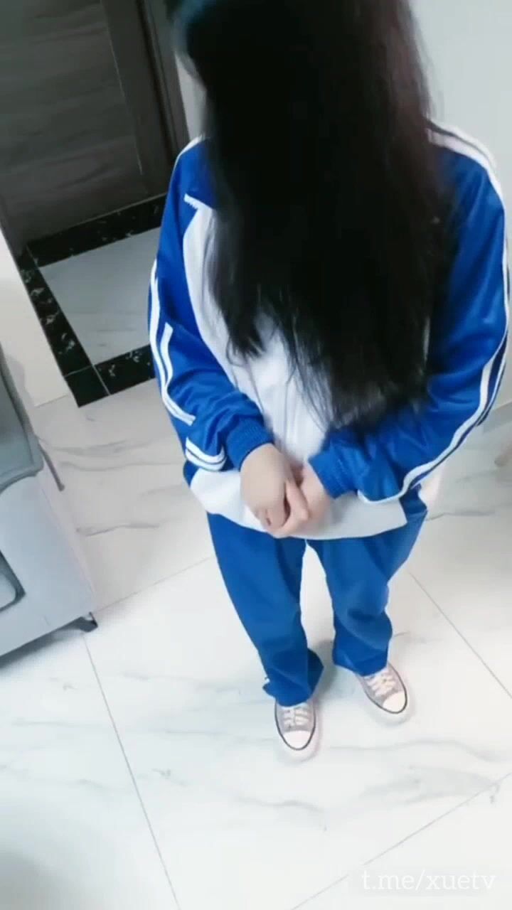 Mấy tên biến thái china khốn nạn hấp diêm tập thể 2 em học sinh c2 còn bắn ngập lồn e