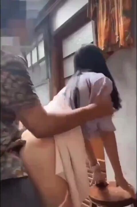 hết tiền em sinh viên cho chủ trọ đụ để trả tiền phòng cuối tháng