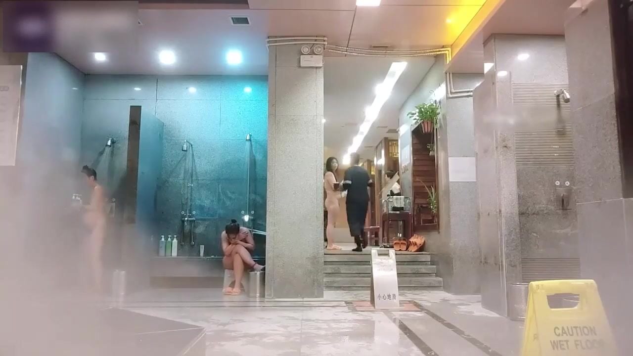 quay lén phòng tắm tập thể của các em gái mới lớn cực ngon 2.