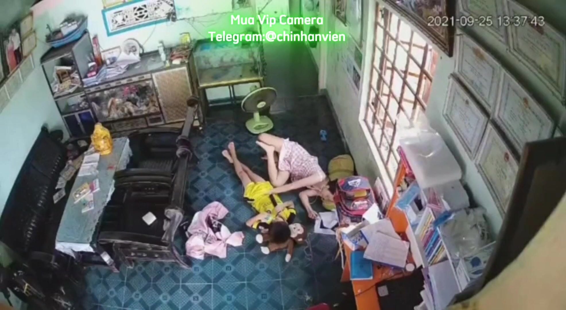 Hack Camera Mẹ Kế Dâm Đãng Móc Chim Con Sục Cặc