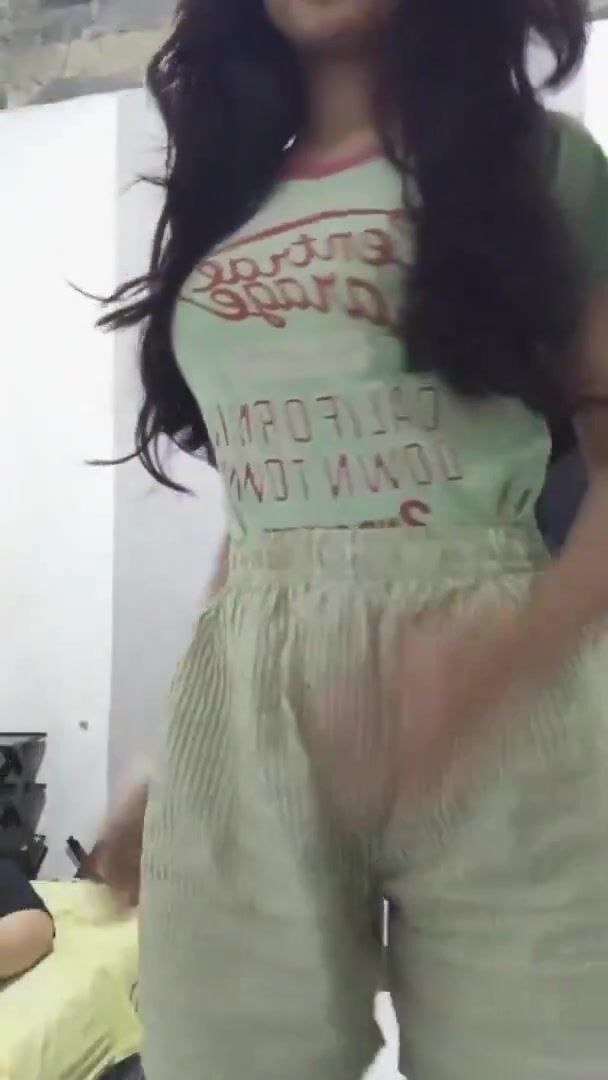 Em rau chubby vú to lồn múp khoe hàng dâm đãng kích thích