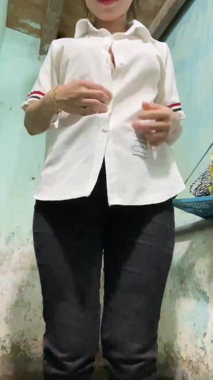 Chị gái hàng xóm nứng lồn móc lồn thủ dâm kích thích