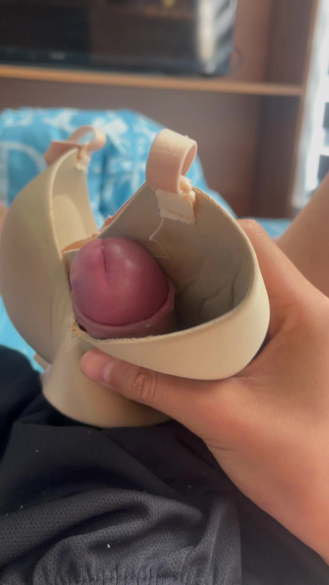 lấy trộm áo zú mẹ sục cặc