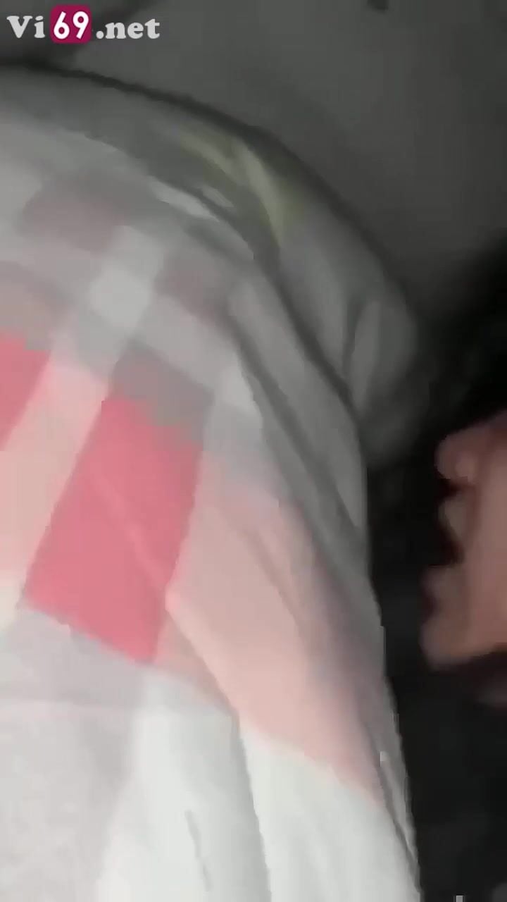 Cặp vú siêu to cực phẩm vừa ngủ dậy em đã đòi ăn chim anh còn tự nhận mình là chó