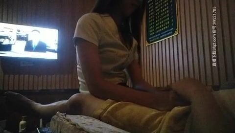 E nv tiệm massage chân tâm huyết,khách vào đây chủ yếu là vào nvs để e phục vụ thôi