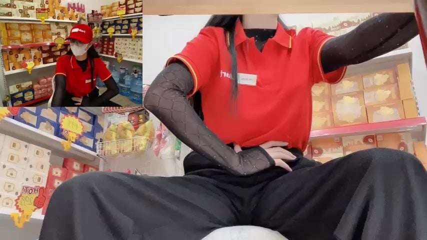 nhân viên siêu thị nứng lồn thủ dâm luôn ở chỗ làm - phần 1