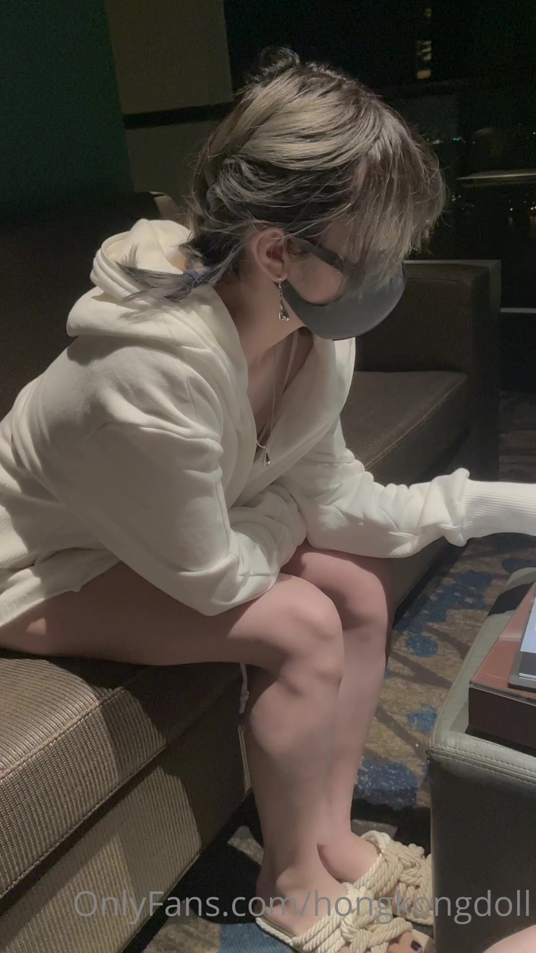 hongkongdoll địt nhau ở cầu thang thoát hiểm