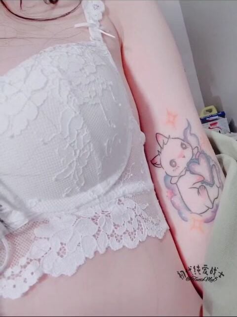 Cô gái 2k6 nứng lồn thủ dâm 7