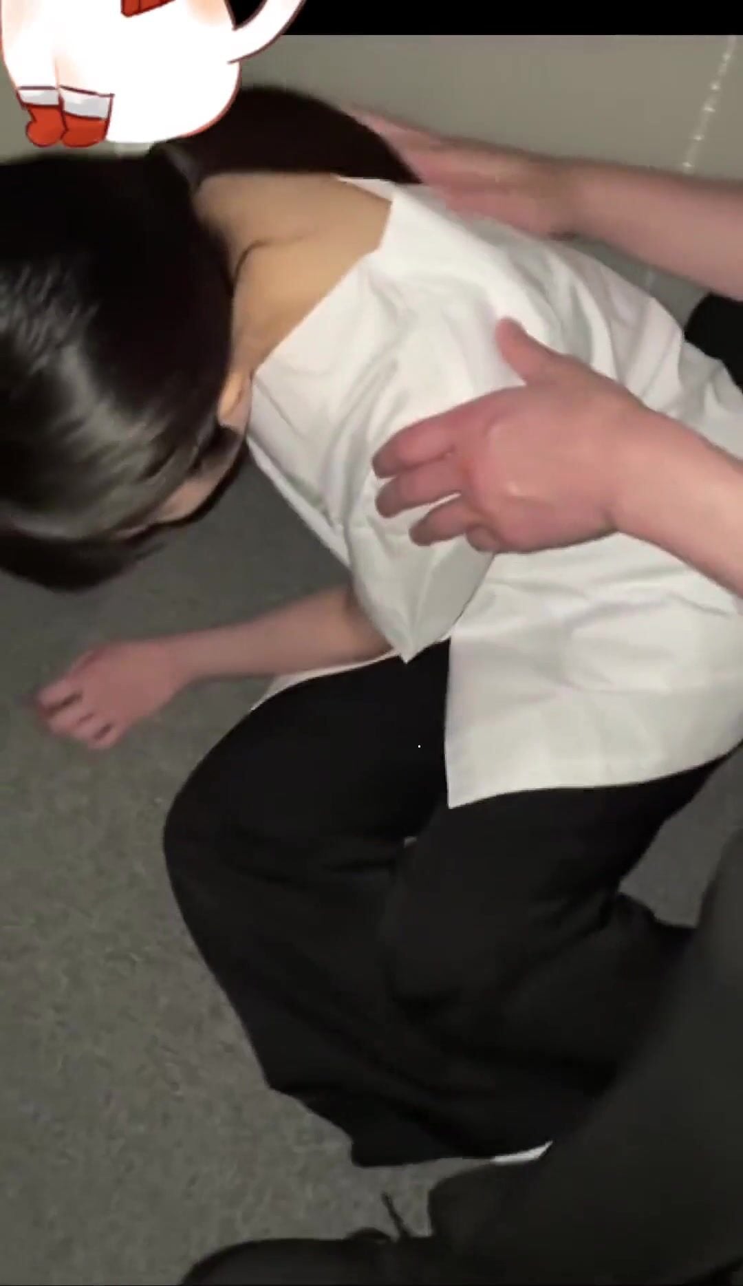 Tội nghiệp e teen Nhật xinh đẹp bị sếp chuốc thuốc cưỡng híp bắt ép địt trg nhà kho