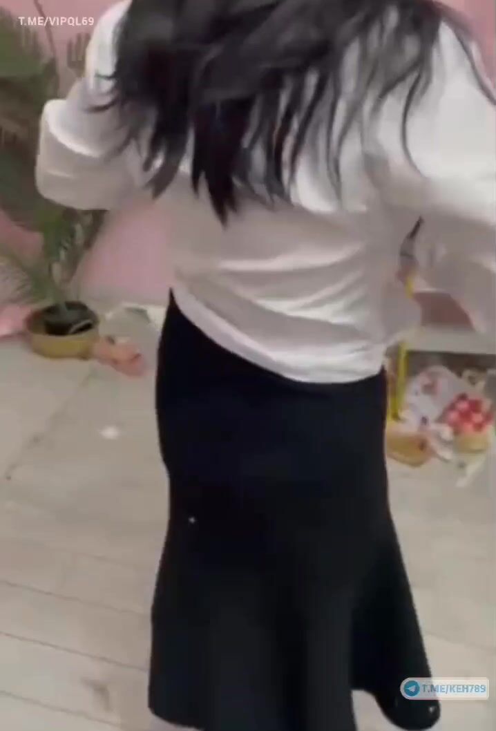 Bố nợ tiền con gái đành dục thân mình để trả,ng bố trơ mắt nhìn con bị các chú thịt