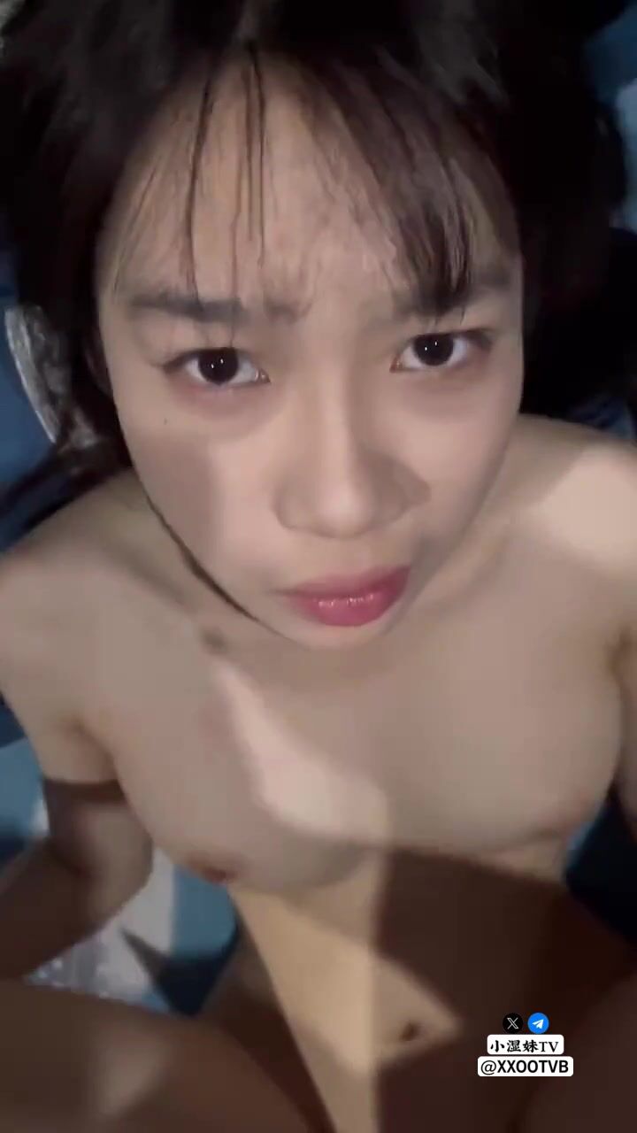 Em họ vừa học về đã đè ra đụ lồn non hồng đụ em rên há mồm cực sướng