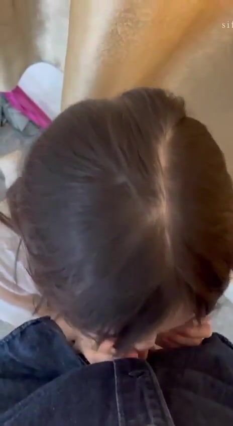 Đợi lớp học về hết, Thầy giáo bắt em HS Lớp 12 Bú cu nuốt tinh rên rỉ