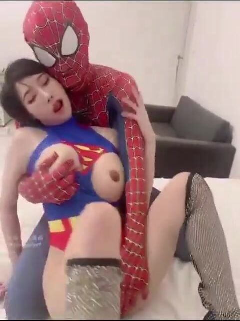 Người nhện Bóp Vú Khủng của e siêu nhân như Pi Tiên Móc lồn lút cán djt tê bím 1