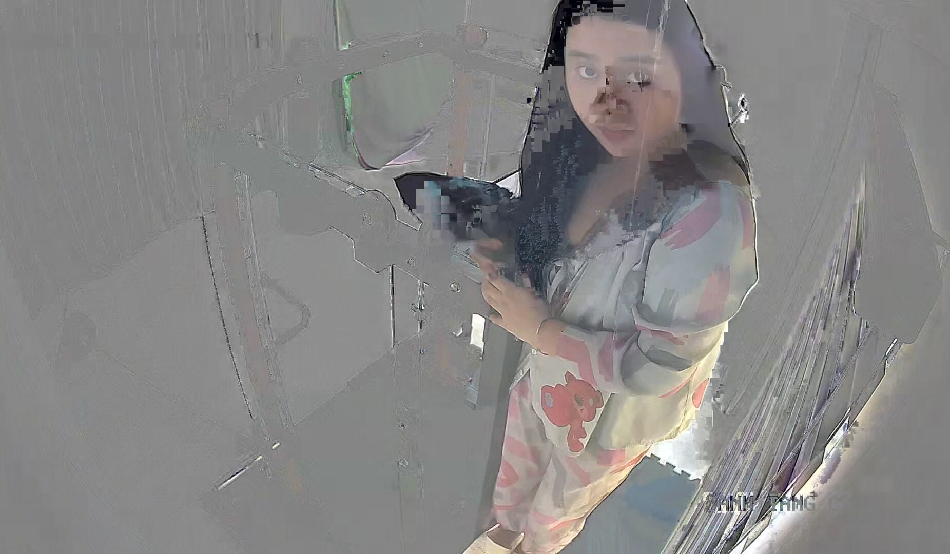 Đang hack cam ngắm em nó live sex tự nhiên nó lại che cam