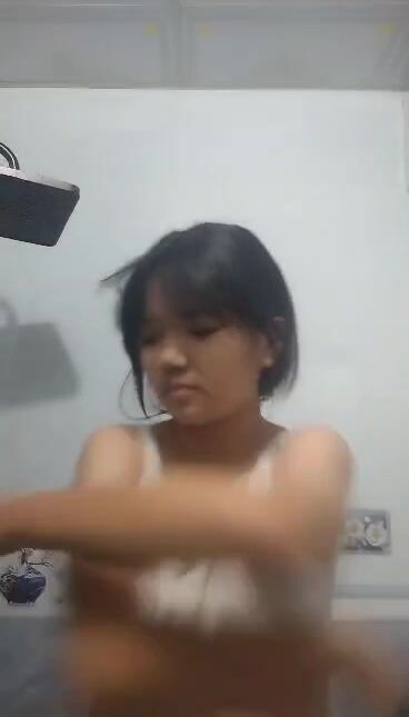 Phimsex Em teen *** tắm quay phim cho ngiu xem ở Đồng Nai lồn non dú mới lớn