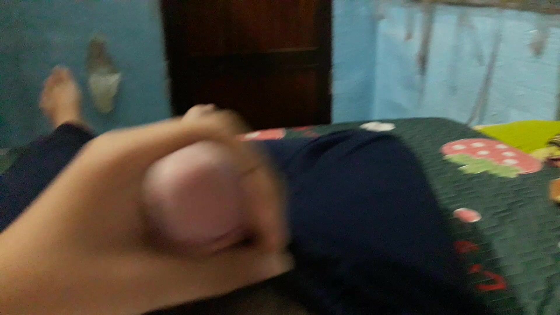 Mới đi học về mà đã z r