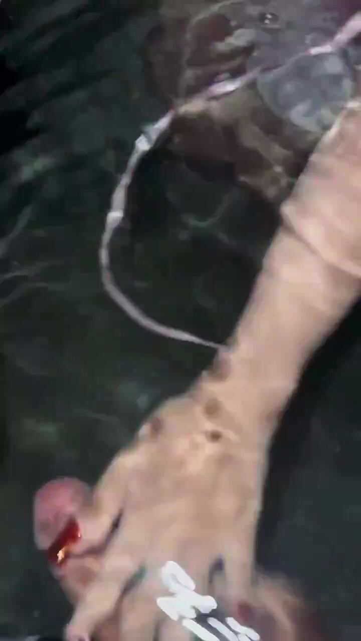 đi bơi bị dính bầu k tin hả?