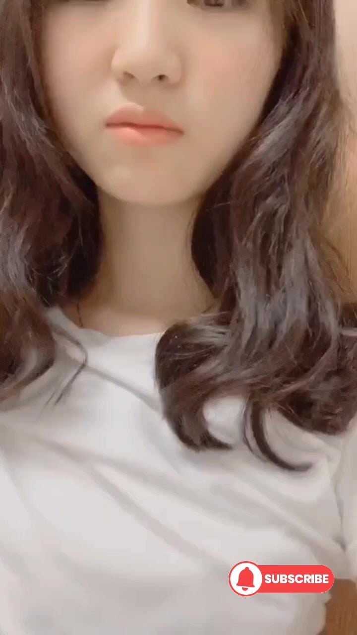 Địt em học sinh non tơ da trắng lồn hồng