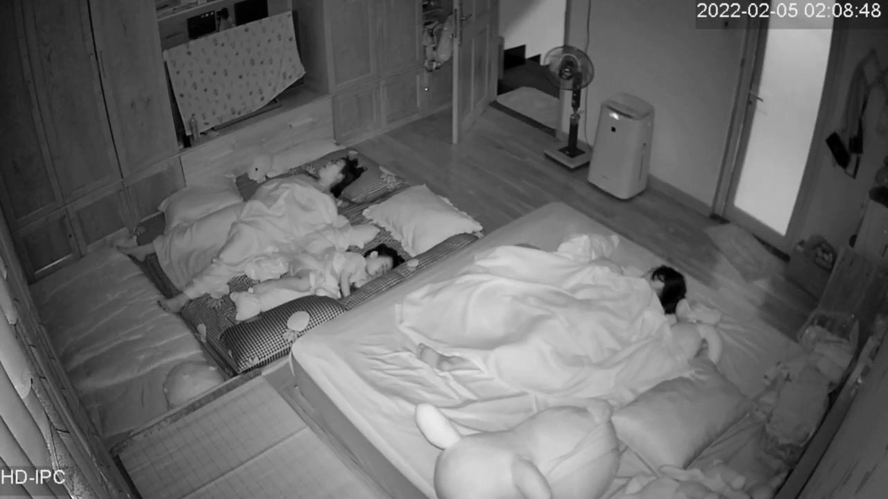 Hack camera thấy chị vợ thủ dâm khi chồng vắng nhà