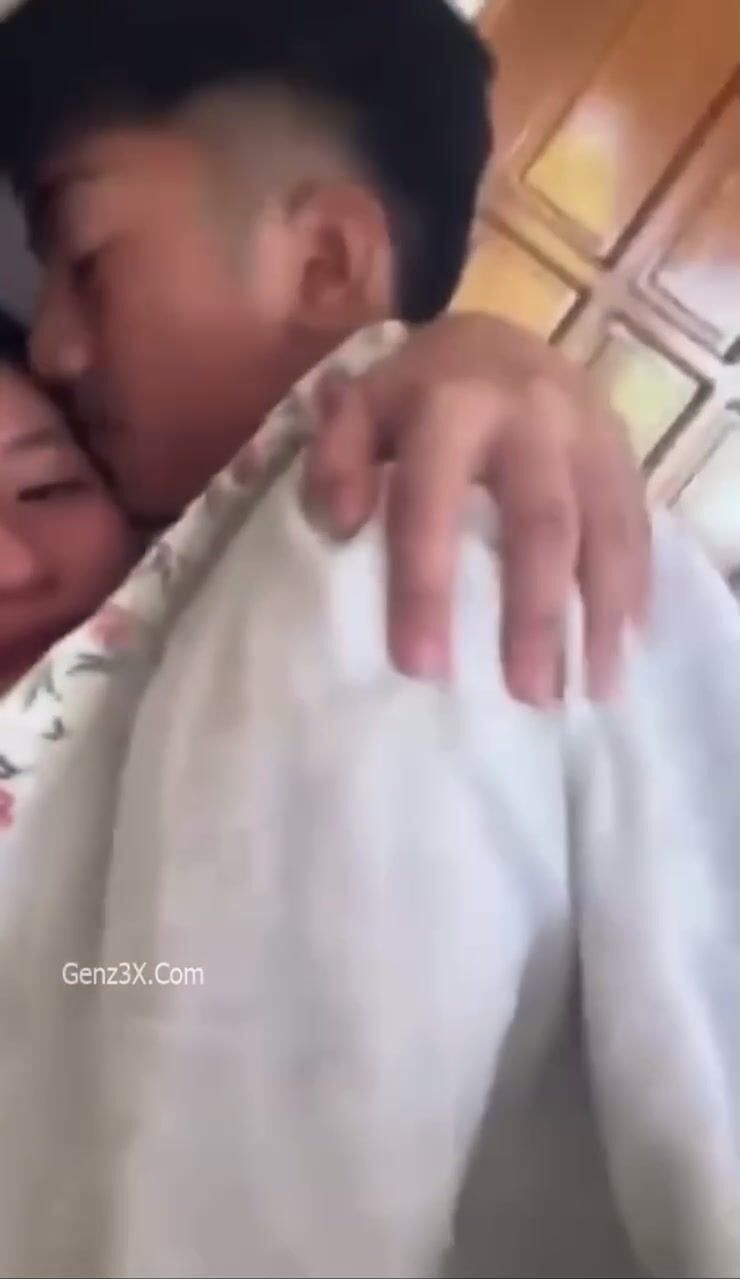 Chị Gái Chổng Mông Cho Em Trai Địt Tung Lồn