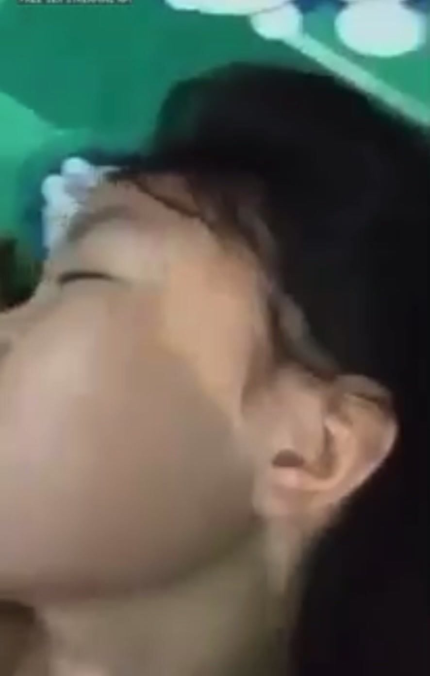 phá trinh em học sinh lớp 10 khi bố mẹ đi vắng