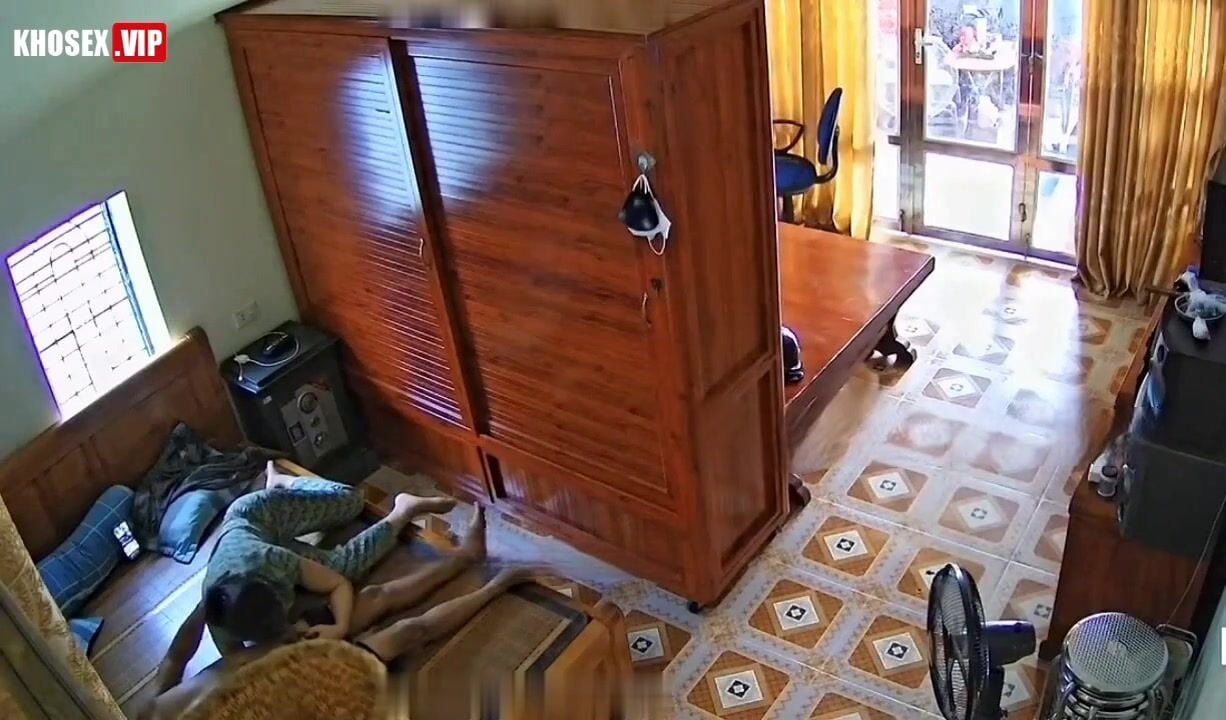 Hack Camera Vợ dâm đãng bú cu gạ chồng đụ vì quá nứng